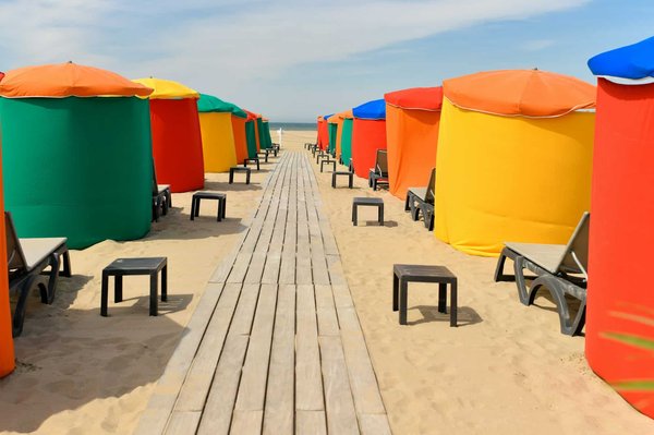 Quels sont les différents composants des tentes gonflables autoventilées?